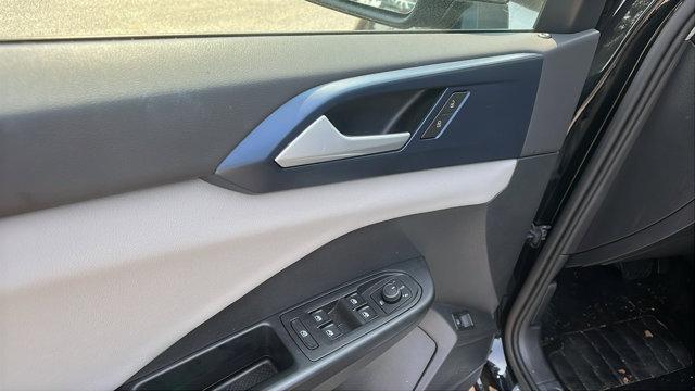 Photo of 2022 Deep Black Pearl Effect Volkswagen Taos