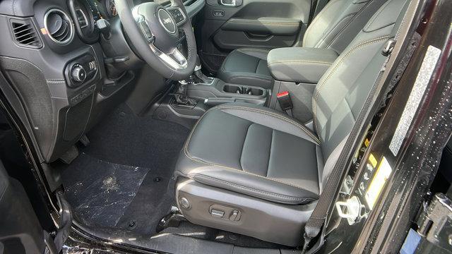 Photo of 2025 Black Clearcoat Jeep Wrangler