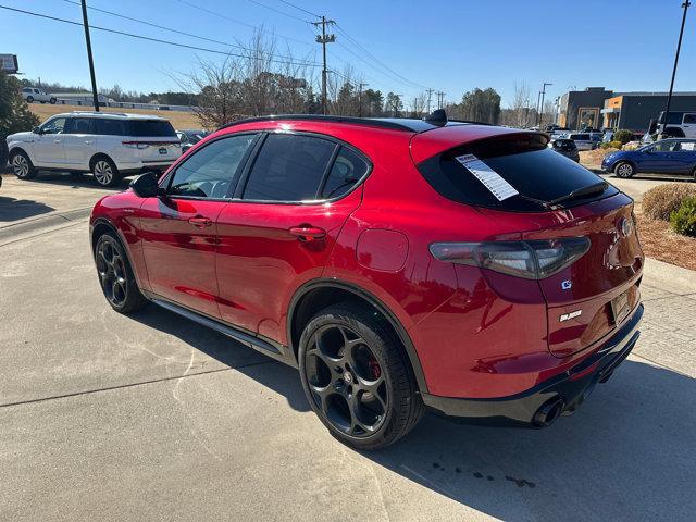 Photo of 2024 Rosso Alfa Romeo Stelvio