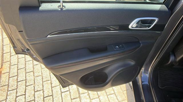 Photo of 2020 Granite Crystal Clearcoat Metallic Jeep Grand Cherokee