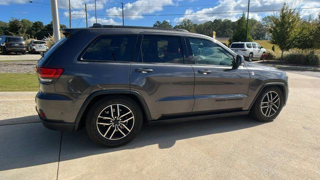 Photo of 2020 Granite Crystal Clearcoat Metallic Jeep Grand Cherokee