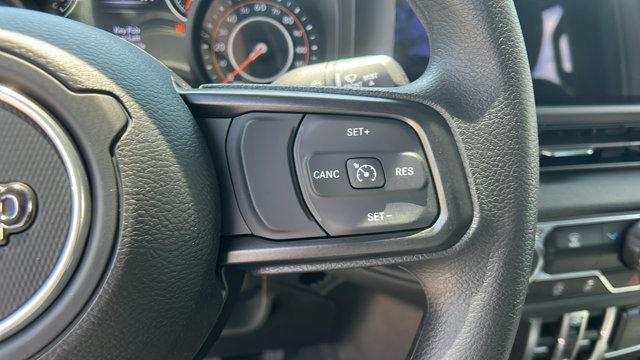 Photo of 2025 Bright White Clearcoat Jeep Gladiator