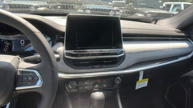 Photo of 2025 Silver Zynith Jeep Compass