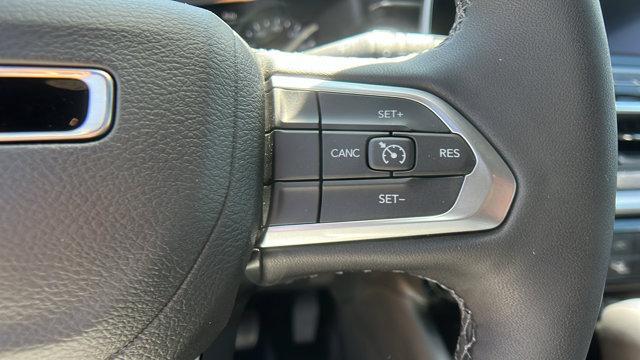 Photo of 2025 Silver Zynith Jeep Compass