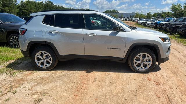 Photo of 2025 Silver Zynith Jeep Compass