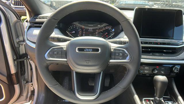 Photo of 2025 Silver Zynith Jeep Compass