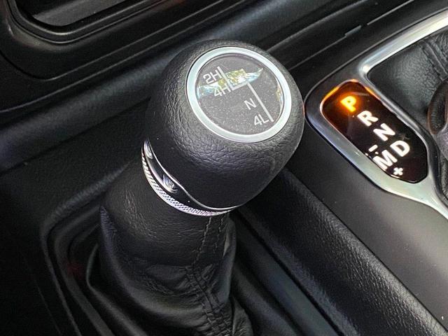 Photo of 2022 Black Clearcoat Jeep Gladiator