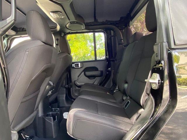 Photo of 2022 Black Clearcoat Jeep Gladiator