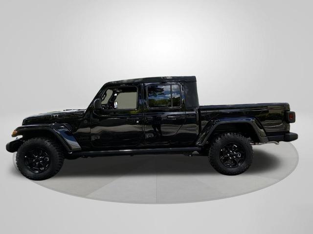 Photo of 2022 Black Clearcoat Jeep Gladiator