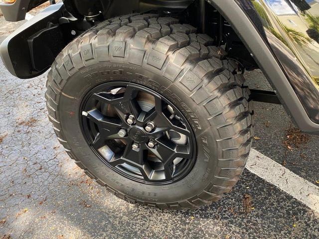 Photo of 2022 Black Clearcoat Jeep Gladiator