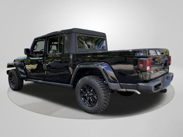 Photo of 2022 Black Clearcoat Jeep Gladiator