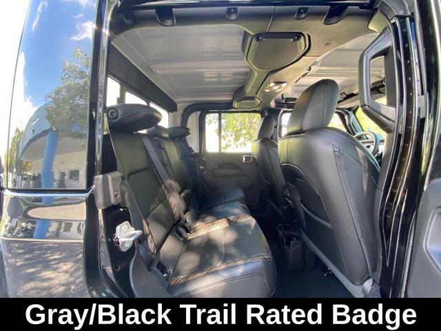 Photo of 2022 Black Clearcoat Jeep Gladiator