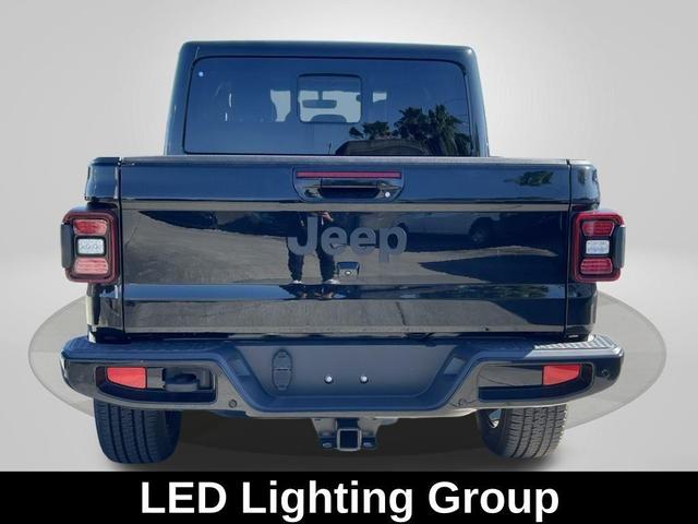Photo of 2022 Black Clearcoat Jeep Gladiator