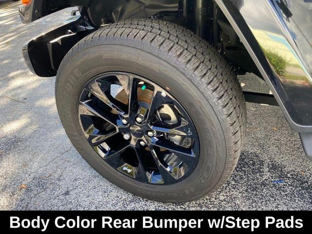Photo of 2022 Black Clearcoat Jeep Gladiator