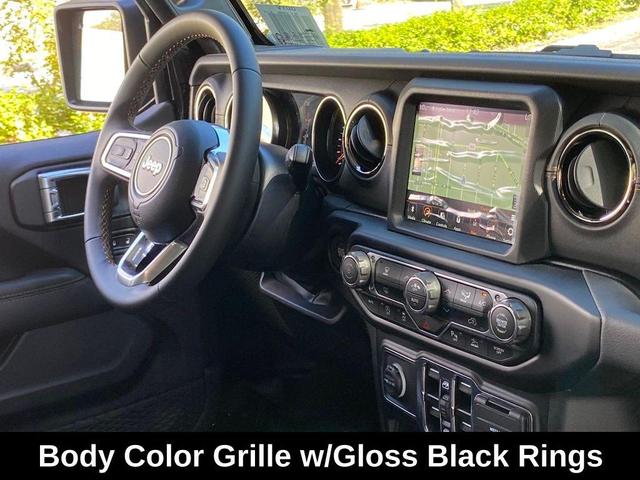 Photo of 2022 Black Clearcoat Jeep Gladiator
