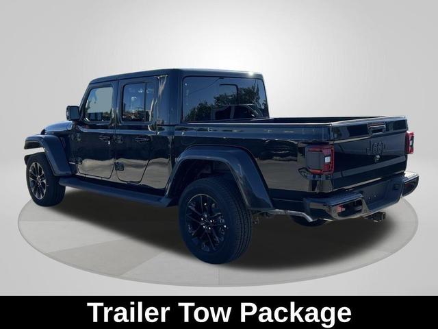 Photo of 2022 Black Clearcoat Jeep Gladiator