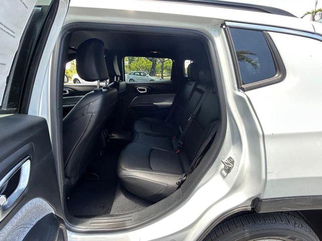 Photo of 2025 Bright White Clearcoat Jeep Compass