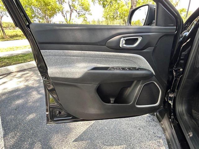Photo of 2025 Diamond Black Jeep Compass