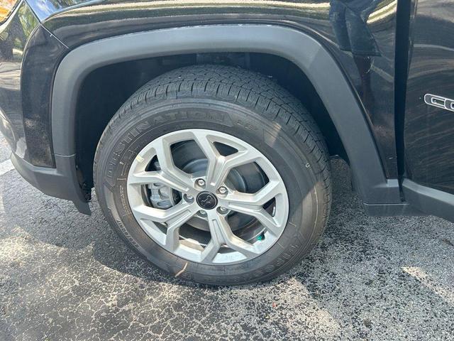 Photo of 2025 Diamond Black Jeep Compass