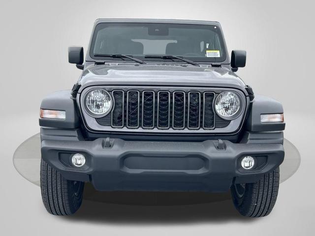 Photo of 2025 Granite Crystal Clearcoat Metallic Jeep Wrangler