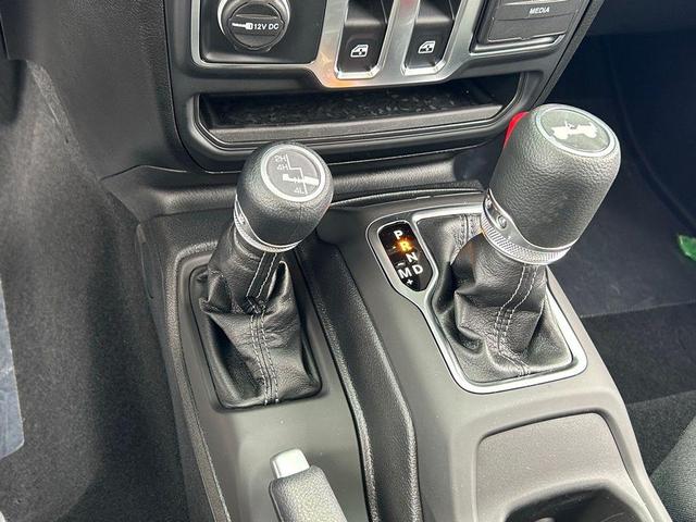 Photo of 2025 Granite Crystal Clearcoat Metallic Jeep Wrangler