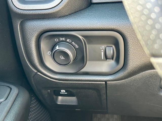 Photo of 2025 Bright White Clearcoat RAM 1500