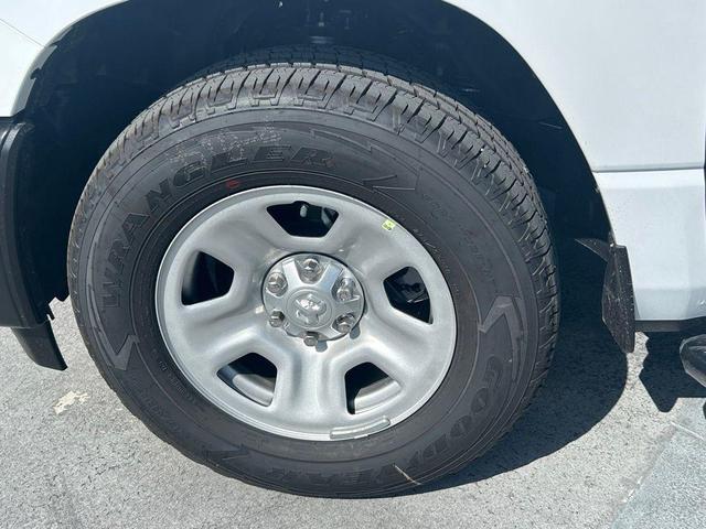 Photo of 2025 Bright White Clearcoat RAM 1500