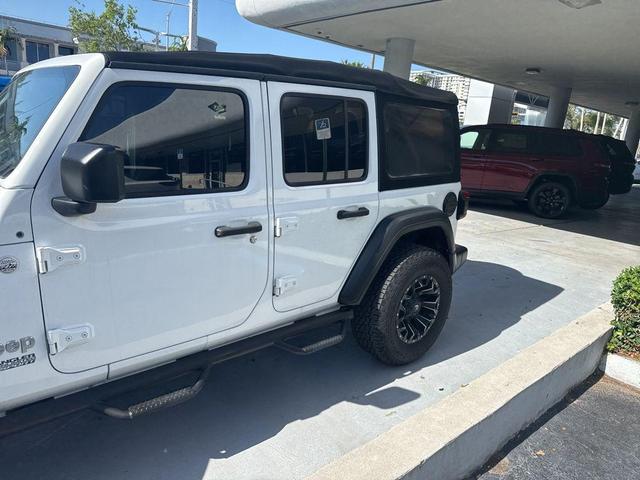 Photo of 2018 Bright White Clearcoat Jeep Wrangler Unlimited
