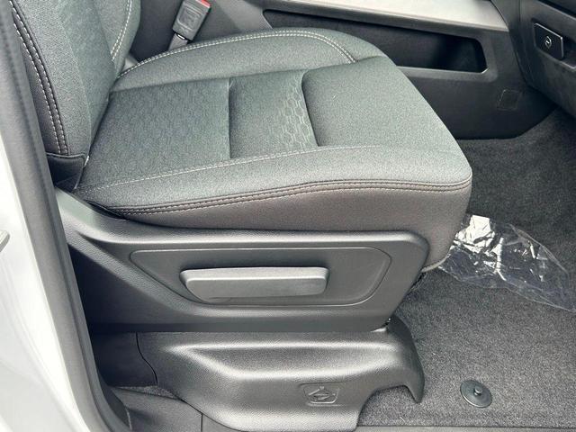 Photo of 2025 Bright White Clearcoat RAM 1500