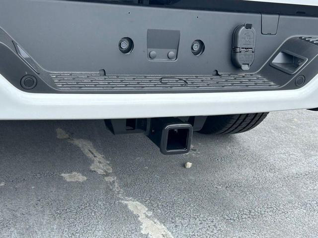 Photo of 2025 Bright White Clearcoat RAM 1500