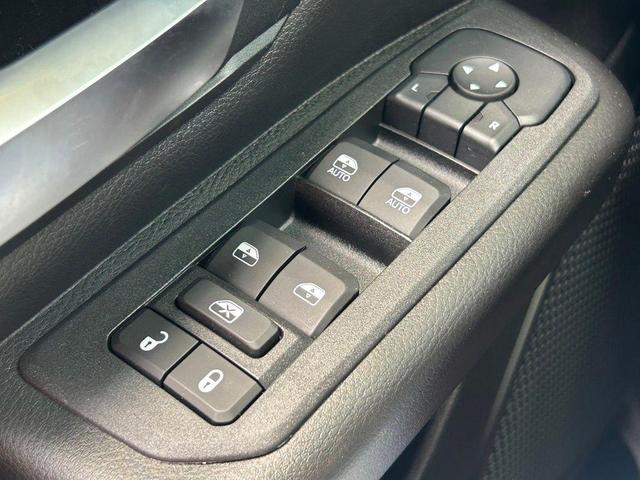 Photo of 2025 Bright White Clearcoat RAM 1500