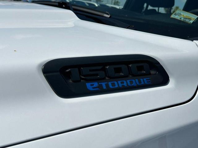 Photo of 2025 Bright White Clearcoat RAM 1500