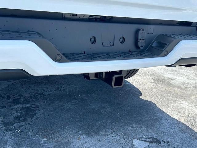 Photo of 2025 Bright White Clearcoat RAM 1500