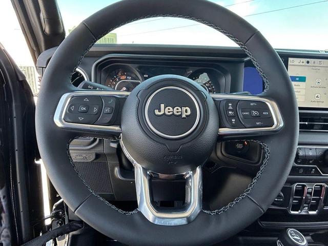 Photo of 2025 Black Clearcoat Jeep Wrangler