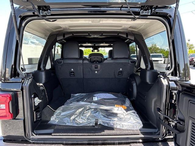 Photo of 2025 Black Clearcoat Jeep Wrangler