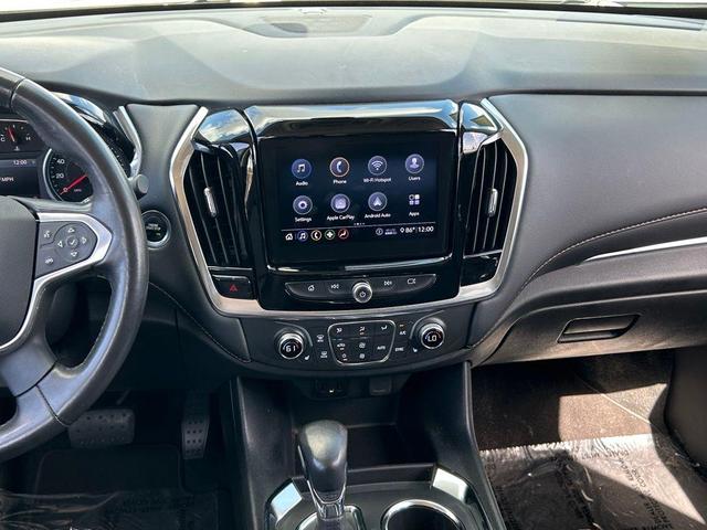 Photo of 2021 Silver Ice Metallic Chevrolet Traverse