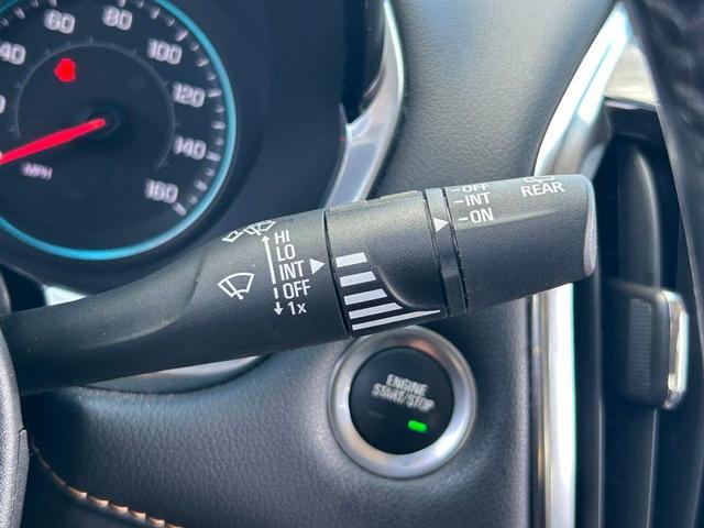 Photo of 2021 Silver Ice Metallic Chevrolet Traverse