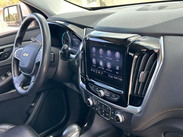 Photo of 2021 Silver Ice Metallic Chevrolet Traverse