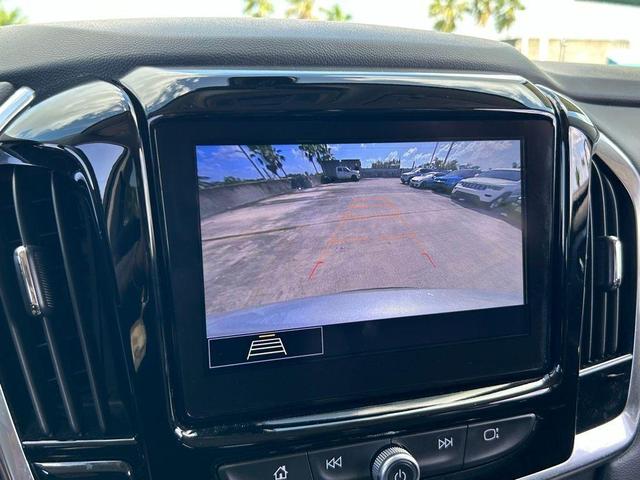 Photo of 2021 Silver Ice Metallic Chevrolet Traverse