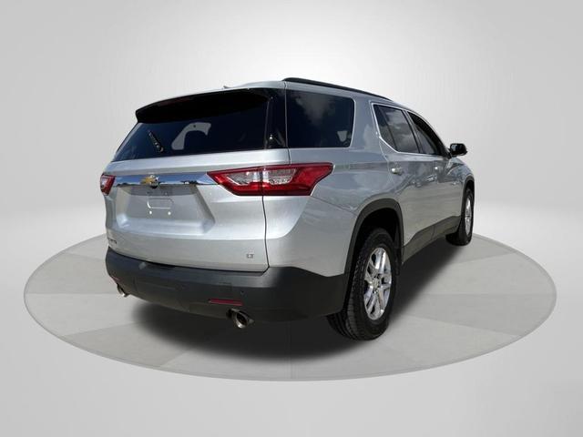 Photo of 2021 Silver Ice Metallic Chevrolet Traverse