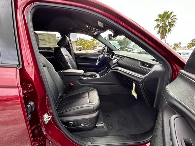 Photo of 2025 Velvet Red Pearlcoat Jeep Grand Cherokee L