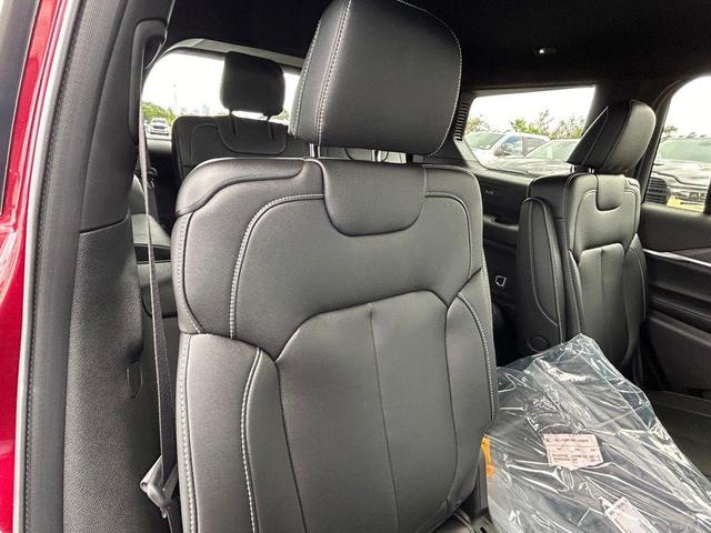 Photo of 2025 Velvet Red Pearlcoat Jeep Grand Cherokee L