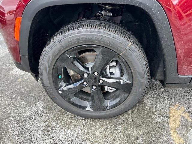 Photo of 2025 Velvet Red Pearlcoat Jeep Grand Cherokee L