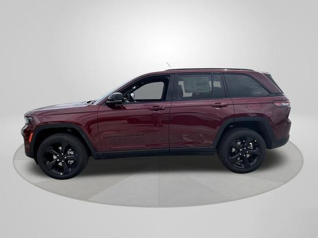 Photo of 2025 Velvet Red Pearlcoat Jeep Grand Cherokee