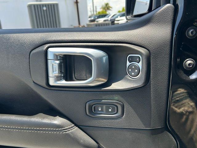 Photo of 2022 Black Clearcoat Jeep Wrangler Unlimited