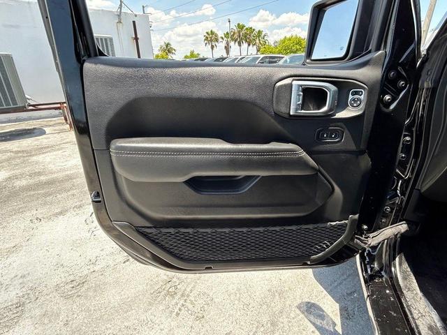 Photo of 2022 Black Clearcoat Jeep Wrangler Unlimited