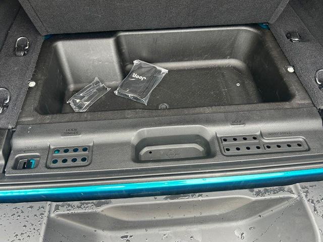 Photo of 2024 Pearlcoat Jeep Wrangler 4xe