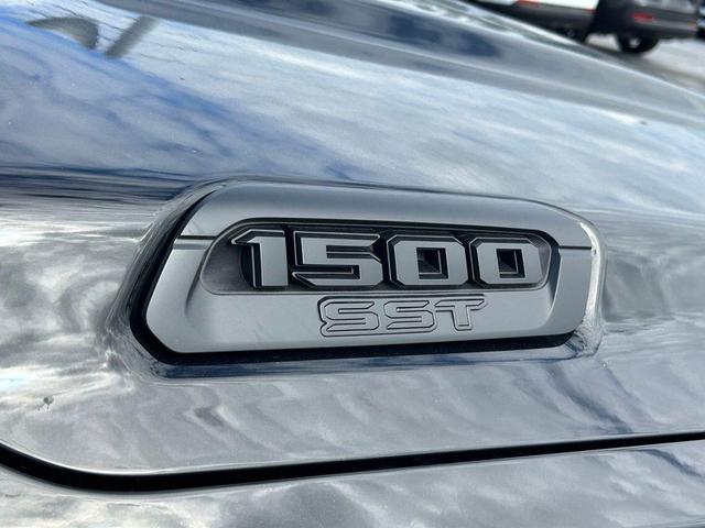 Photo of 2025 Diamond Black RAM 1500