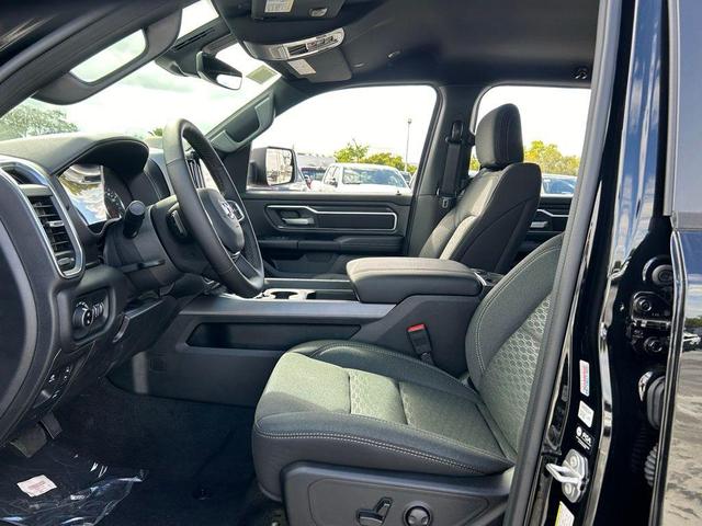 Photo of 2025 Diamond Black RAM 1500