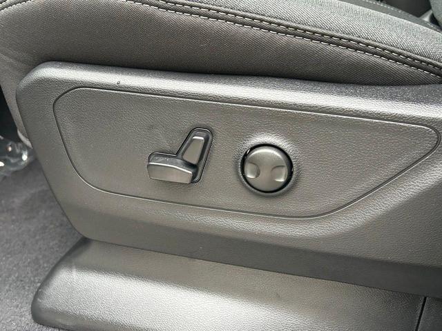 Photo of 2025 Bright White Clearcoat RAM 1500